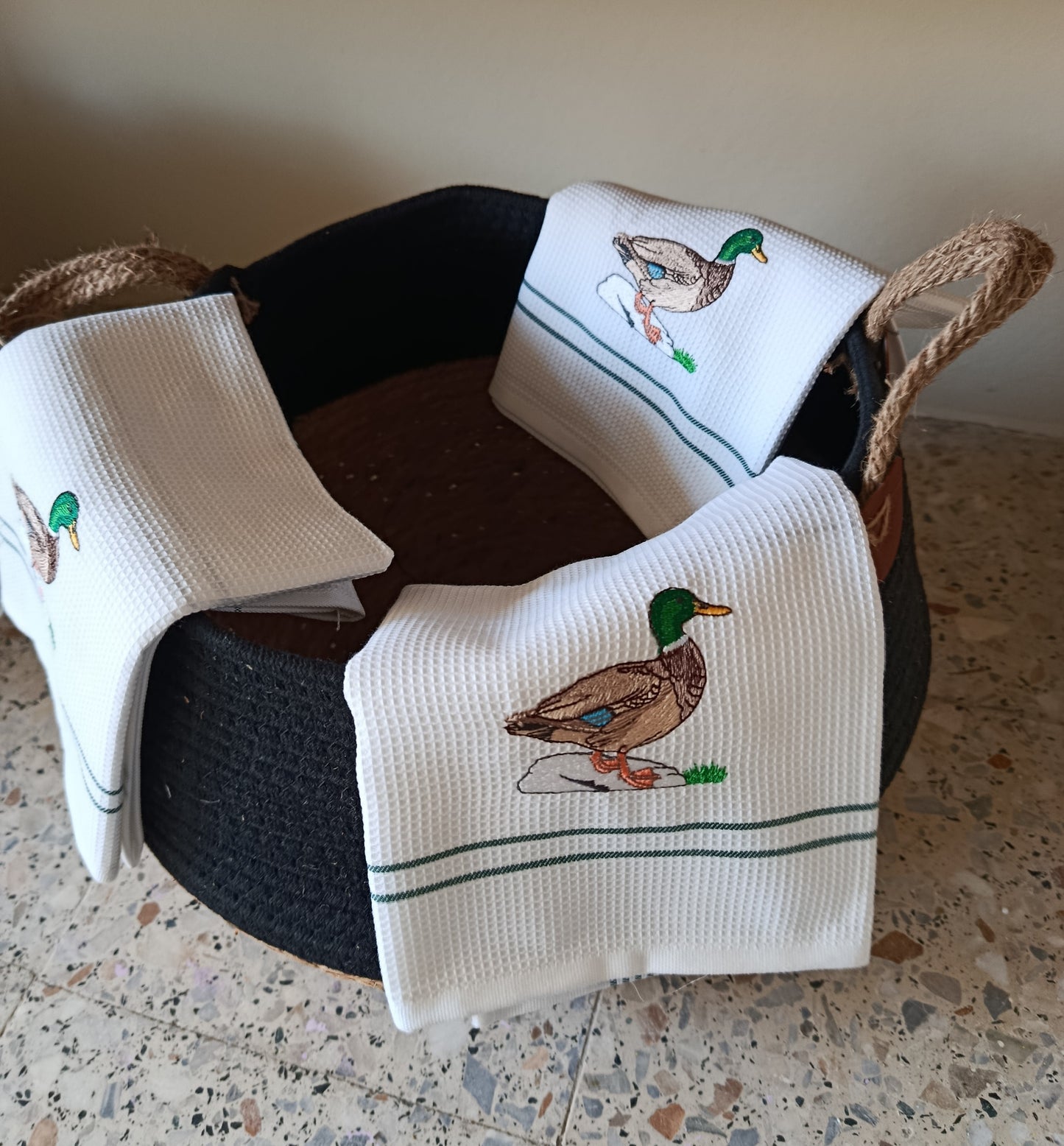 Paño con Dibujo Bordado - Pato