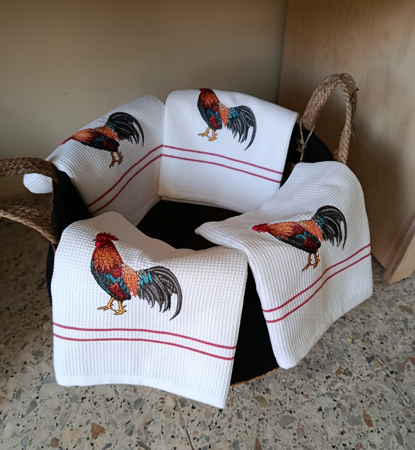 Paño con Dibujo Bordado - Gallo