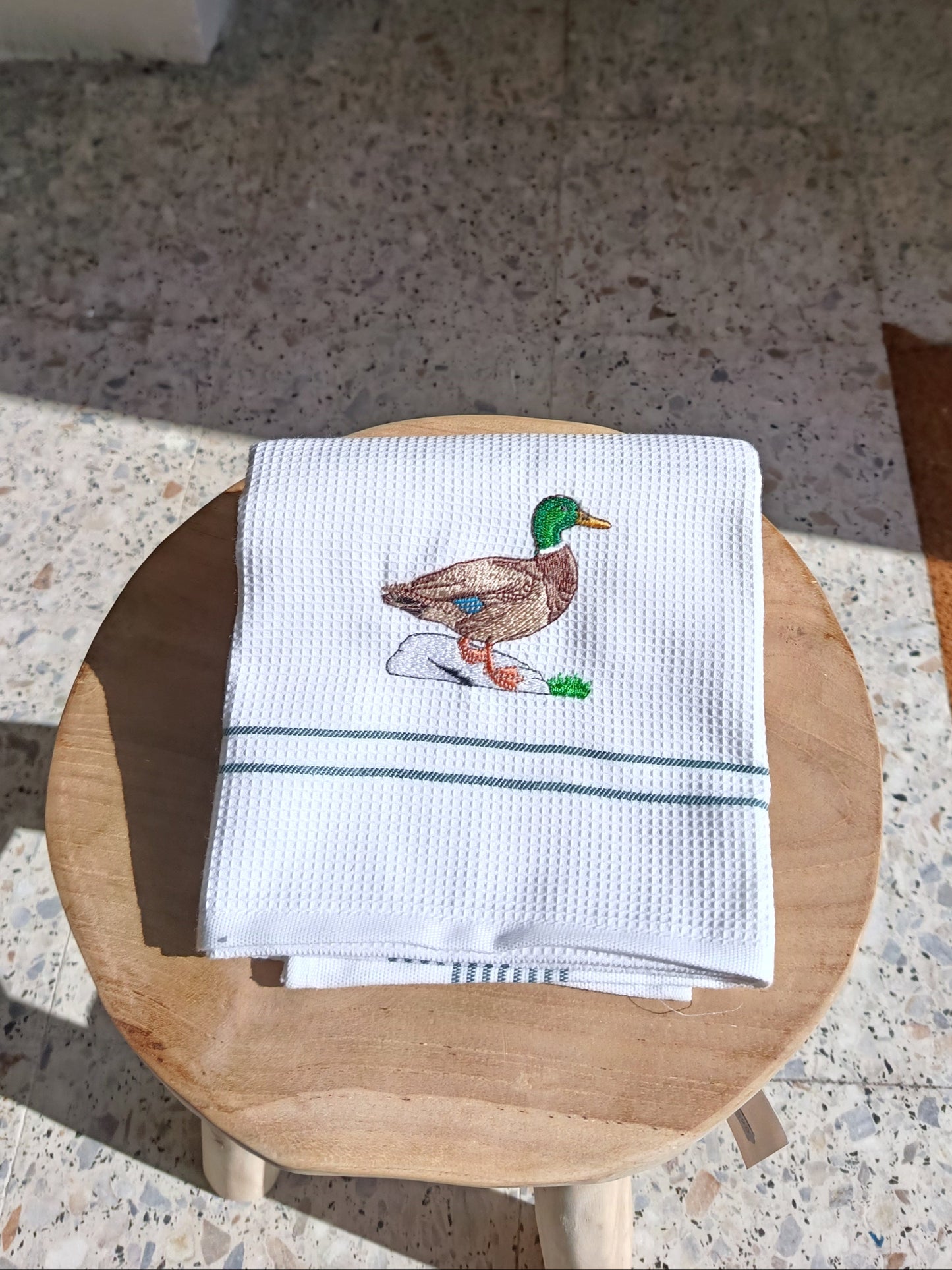 Paño con Dibujo Bordado - Pato