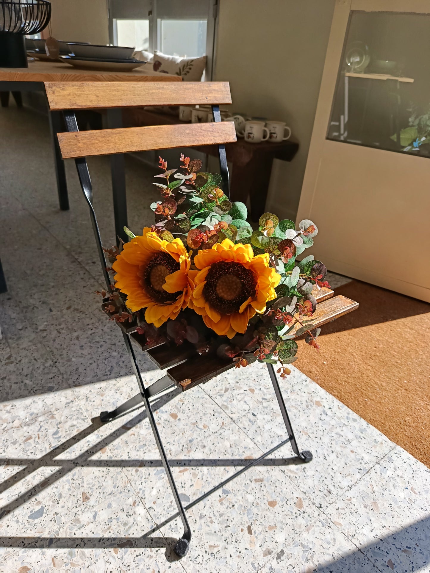 Ramo girasoles y eucaliptos artificiales